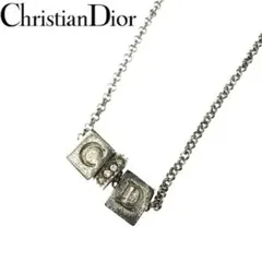 Dior　CDロゴ　ネックレス　キューブモチーフ　ロゴ刻印　ラインストーン