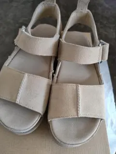 UGG サンダル ベージュ