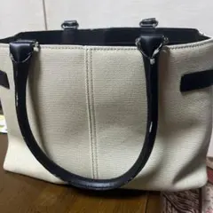 ベージュと黒のトートバッグ　renoma