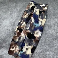 Lumier リュミエ　水彩タッチプリントタックナローラインスカート　新品 新品タグ付き】Lumier リュミエ 水彩タッチプリントタックI