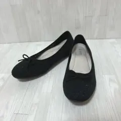 美品　steppi ブラック & ドット ラウンドトウ ニットパンプス リボン付のサムネイル