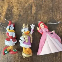 即発送‼️アリエルとデイジーダックのキーホルダーセット ハッピークリスマス クジ