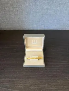 dunhill ネクタイピン ゴールドカラー 専用ケース付のサムネイル
