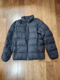 ユニクロ 黒ウルトラライトダウンジャケット