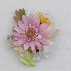 頑張るよ週末セール！ガーベラ コサージュ 高級アーティフィシャルフラワー2way