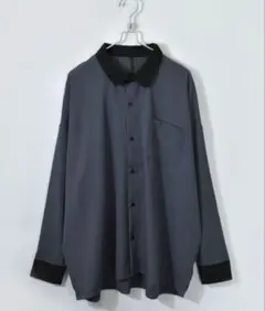 [a676] HALHAMグレー 長袖シャツ 黒の襟付きのサムネイル