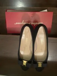 サルヴァトーレ・フェラガモ 黒