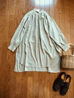 yuni/ユニ　コットンバンドカラー　ロングシャツのサムネイル