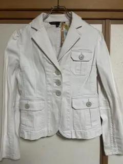 Item thumbnail for item 1dddfa8c-37f9-48fc-8b85-296015f0e59a