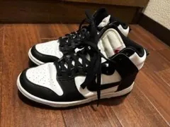 NIKE DUNK HIGH ブラック ホワイト ハイカット スニーカーのサムネイル