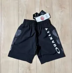 新品オークリーハーフパンツ120cm 速乾　スポーツ　黒