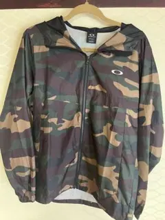 OAKLEYフード付きウィンドブレーカー