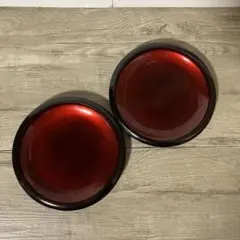 D-4 【極美品】漆器風 小皿 茶たく 2客セット 朱塗り黒塗り縁起物伝統工芸