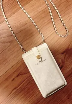CHANEL シャネルノベルティスマホポーチココクラッシュゴールドチェーン