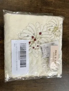 PAUL & JOE 花柄刺繍タオルハンカチ