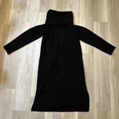 黒ニットワンピース