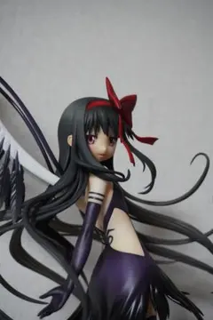 魔法少女まどか☆マギカ 悪魔ほむら～叛逆の物語～ 1/8フィギュア