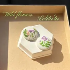 新作ハンドメイド　刺繍ブローチ　くるみボタン　北欧風　花　紫　2個セット　162