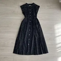 〈洗濯機可能〉ドット柄　サイド プリーツ フレンチスリーブ ワンピース