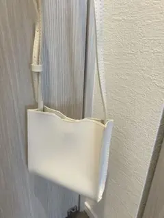 レディース ショルダーバッグ 白 スマホ小物入れ ポシェット