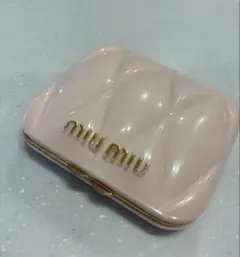 miu miu コンパクトミラー ピンクのサムネイル