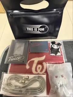 TWICE アプグレ特典「THIS IS FOR」 4/25 （銀テープ付き） - メルカリ