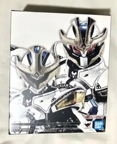 『中古品』真骨頂仮面ライダーイクサ S.H.Figuarts（真骨彫製法） 仮面ライダーイクサ セーブモード
