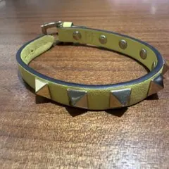 バレンチノ　スタッズ付きイエローブレスレットのサムネイル