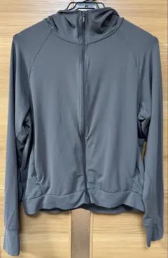 UNIQLO ユニクロ　UVカットエアリズムAIRismメッシュパーカー　グレー