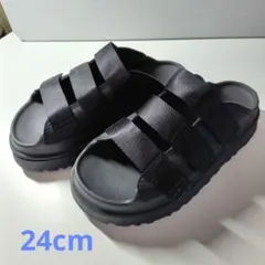 UGG ゴールデングロウ スライド ストラップサンダル ブラック