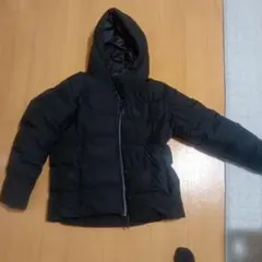 ブラック フード付きダウンジャケット ユニクロ
