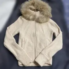 Pinky& Dianne クリーム色ニットパーカー