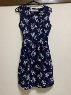 トッコ ネイビー 花柄ワンピース