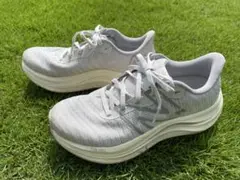 ニューバランス　Fuel Cell Propel v4