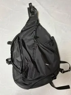 黒 ボディバッグ