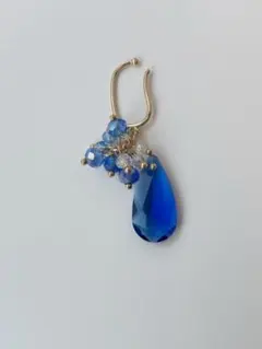 青いクリスタルのイヤーフック