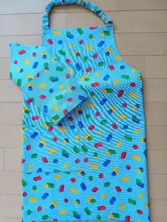 ☆140前後エプロン2点セット ブロック柄水色ポケット付