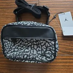 E07223 新品 JORDAN ICON DUFFLE BAG ダッフルバッグ - メルカリ