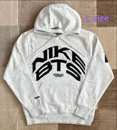 NIKE BTS フーディー　Lのサムネイル