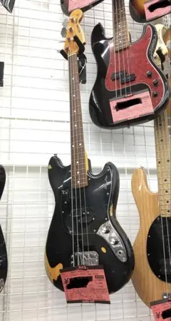 Fender MUSTANG 軽量個体 約3.4kg 1977年製 Fender MUSTANG 軽量個体 約3.4kg 1977年製 - メルカリ