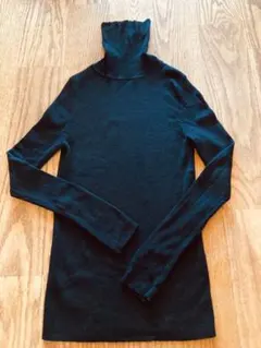 UNIQLO 黒 長袖トップス Mサイズ