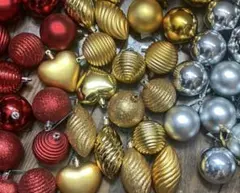 クリスマスオーナメントセット 赤 金 銀62個