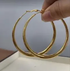 【大きめサイズ♡】ゴールドのフープピアス（約59mm）軽めで付け心地良い！✨