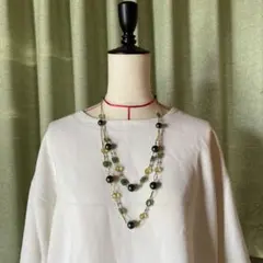 緑と黄緑色の2連ネックレス