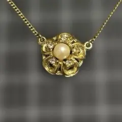 お値下げ‼️ エレガントな花モチーフ ネックレス パール