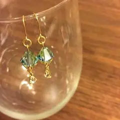 特別セール！新品スワロフスキークリスタルピアス