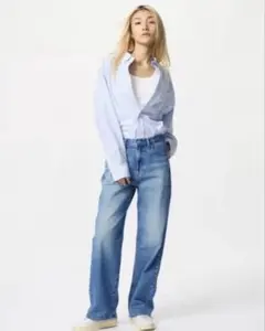 ユニクロ　ワイドストレートジーンズ　ブルー　25