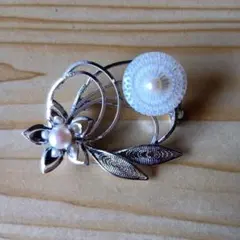 シルバー製花とパールのブローチ♦コスチュームジュエリー♦