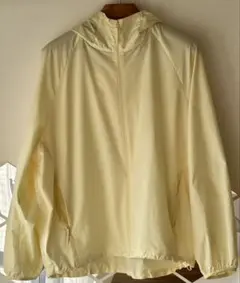 ユニクロ　ポケッタブルUVカットパーカー　L イエロー