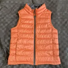 UNIQLO 中綿ベスト 130cm オレンジ